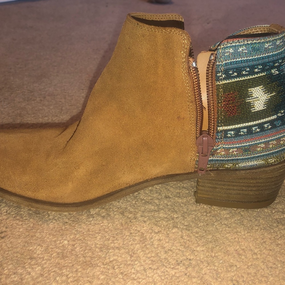 Size 8 brown suede and tribal print shoes